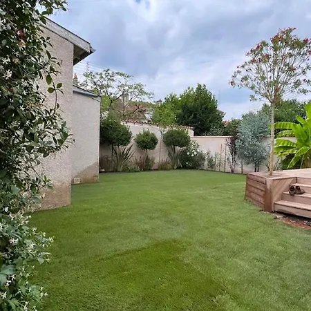 Maison De Climatisee Avec Jacuzzi Villa *