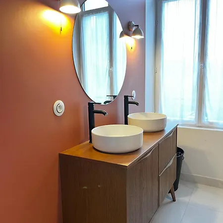 Maison De Climatisee Avec Jacuzzi Villa