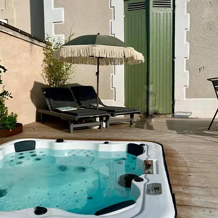 Maison De Climatisee Avec Jacuzzi
